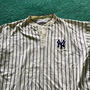 Reebok cotton NY Yankees Henley shirt